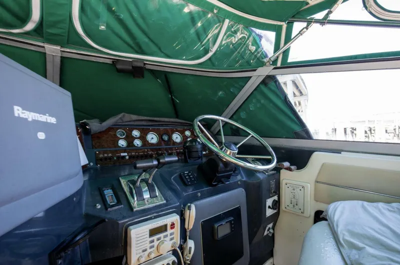 Slide: The Image of Sea Ray 420 Sundancer 1990 - 4869023