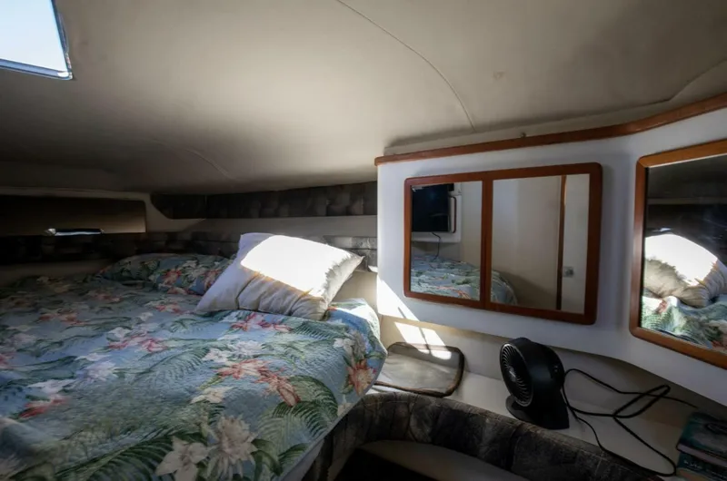 Slide: The Image of Sea Ray 420 Sundancer 1990 - 4869033