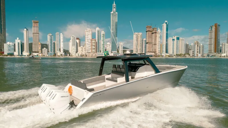 Slide: The Image of Sedna 370 Cabin 2025 - 4869058