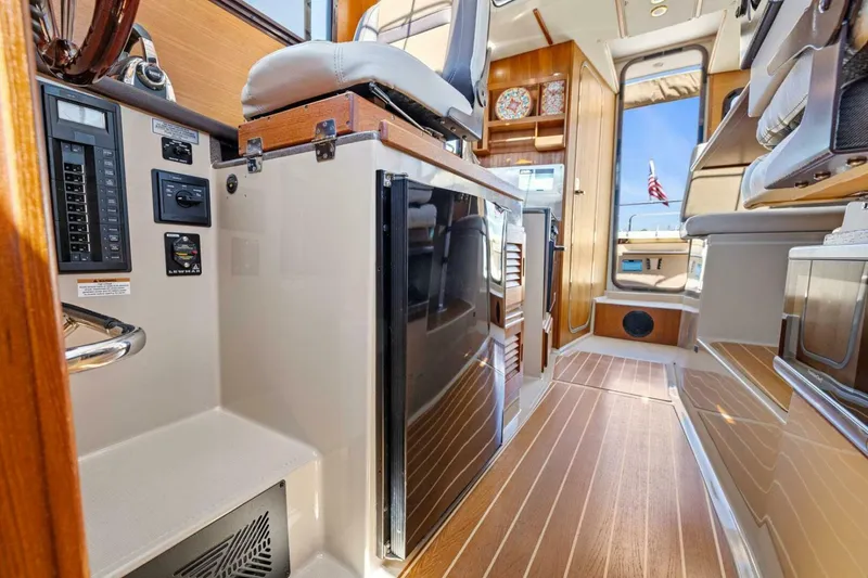 Slide: The Image of Ranger Tug R-27 2014 - 4869590