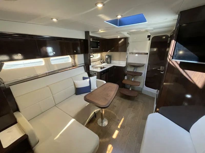 Slide: The Image of 2019 Sundancer 350 Coupe - 5014210