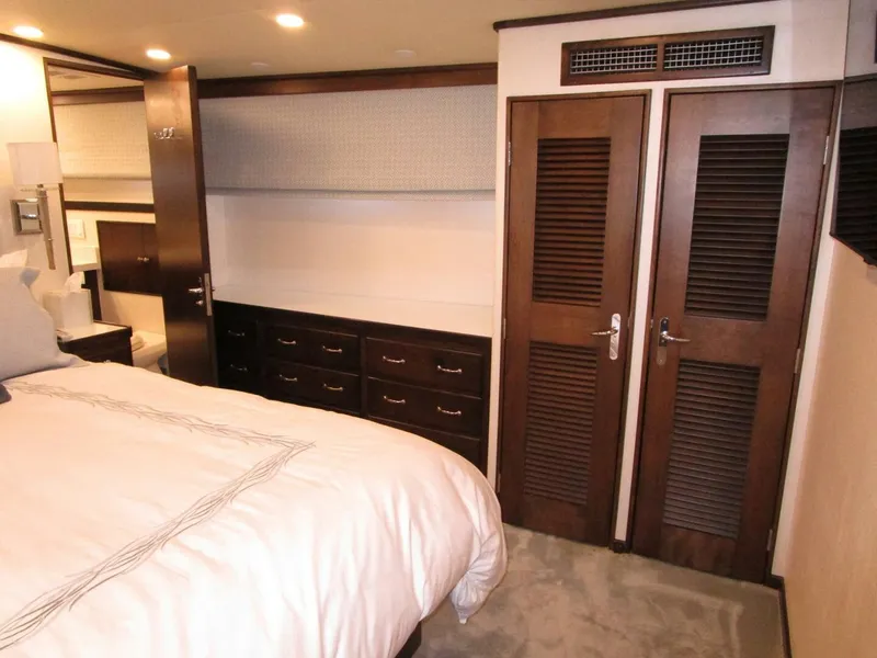 Slide: The Image of Master Looking to Port  - 4918790