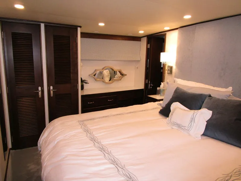 Slide: The Image of Master Looking to Stbd.  - 4918791