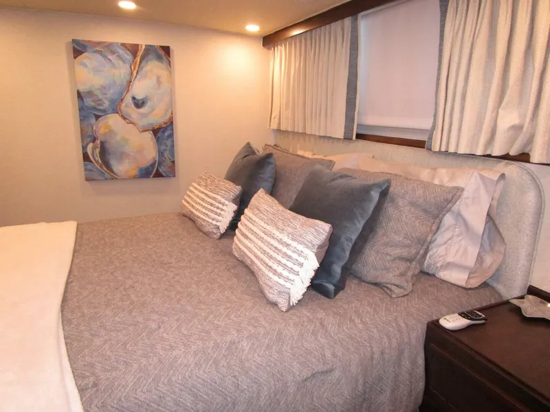 Slide: The Image of Portside VIP Looking Aft  - 4918805