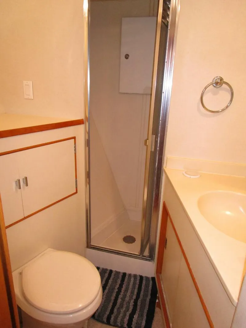 Slide: The Image of Crew Head  - 4918843