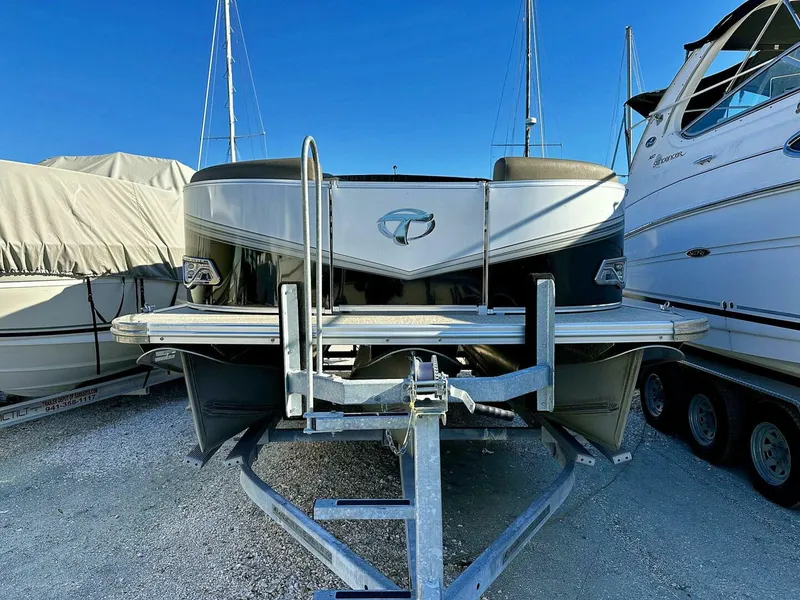 Slide: The Image of Tahoe LTZ 2285 ENT Tritoon 2022 - 4871034