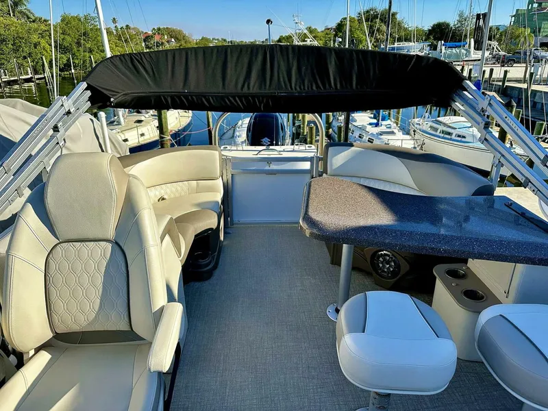 Slide: The Image of Tahoe LTZ 2285 ENT Tritoon 2022 - 4871132