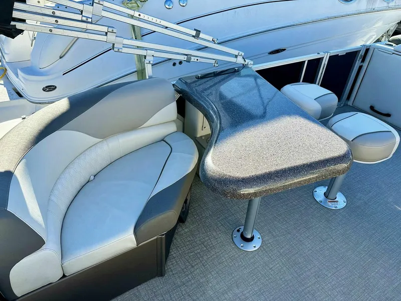 Slide: The Image of Tahoe LTZ 2285 ENT Tritoon 2022 - 4871135