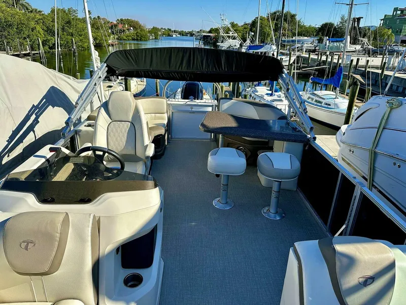 Slide: The Image of Tahoe LTZ 2285 ENT Tritoon 2022 - 4871153