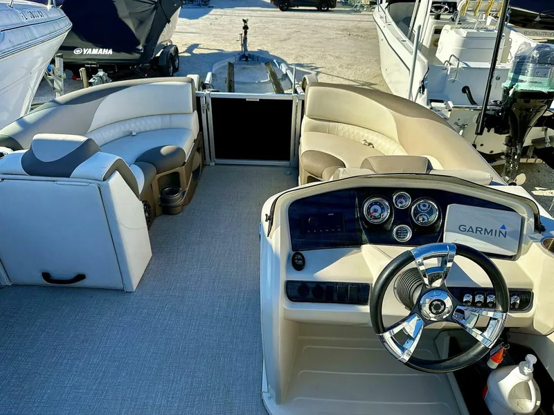 Slide: The Image of Tahoe LTZ 2285 ENT Tritoon 2022 - 4871146