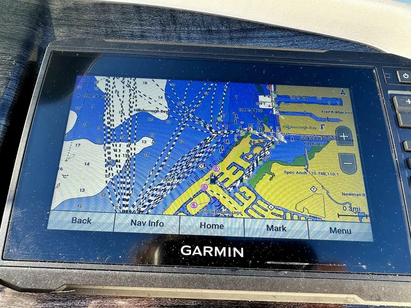 Slide: The Image of Tahoe LTZ 2285 ENT Tritoon 2022 - 4871152