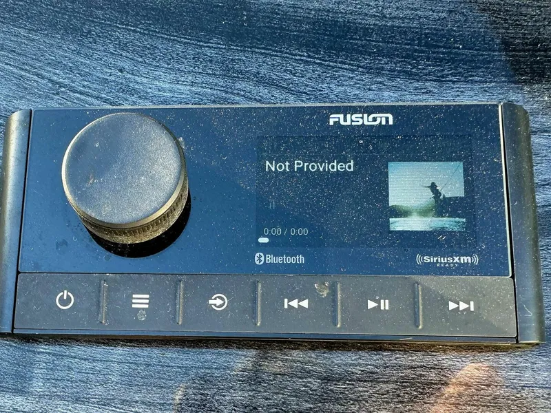 Slide: The Image of Tahoe LTZ 2285 ENT Tritoon 2022 - 4871161