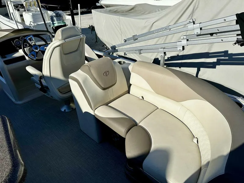 Slide: The Image of Tahoe LTZ 2285 ENT Tritoon 2022 - 4871145