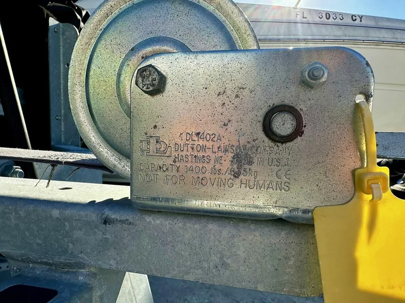 Slide: The Image of Tahoe LTZ 2285 ENT Tritoon 2022 - 4871165