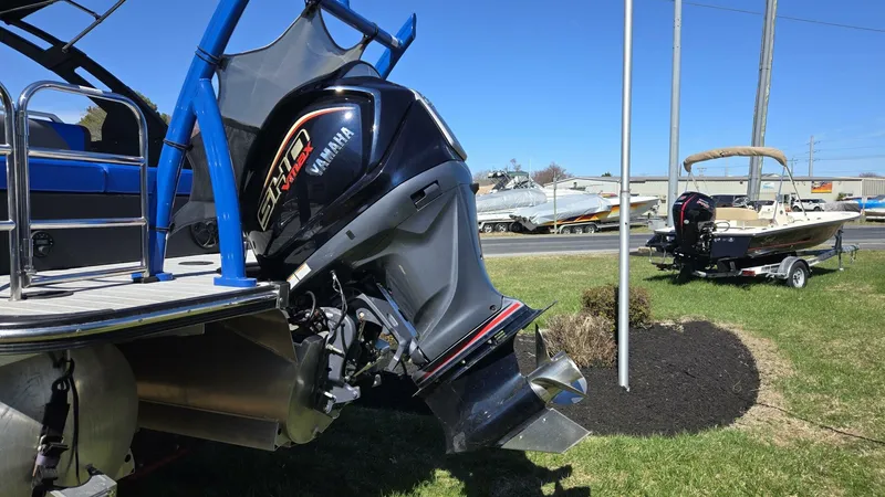 Slide: The Image of 2023 Berkshire 25UL STS 3.0+ 250hp Yamaha VMax - 5138406