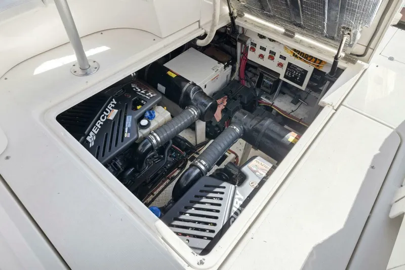 Slide: The Image of Cruisers 370 Express 2006 - 4872319