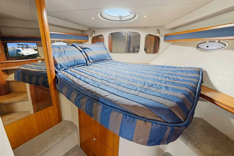 Slide: The Image of Cruisers Yachts 370 Express 2006 - 4872315