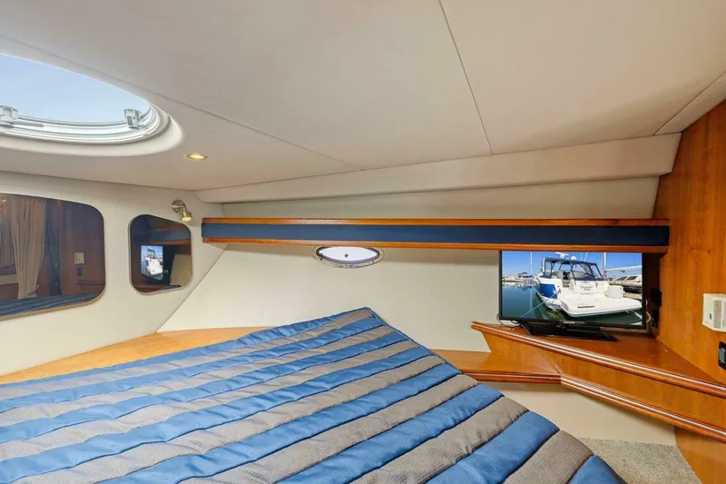 Slide: The Image of Cruisers Yachts 370 Express 2006 - 4872316