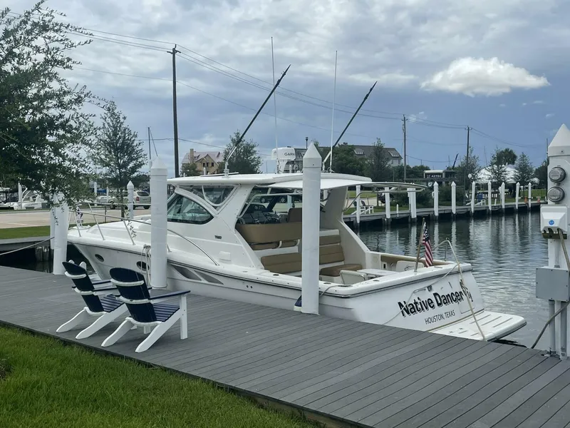 Slide: The Image of 2002 Tiara 3800 Open Native Dancer - 5216040