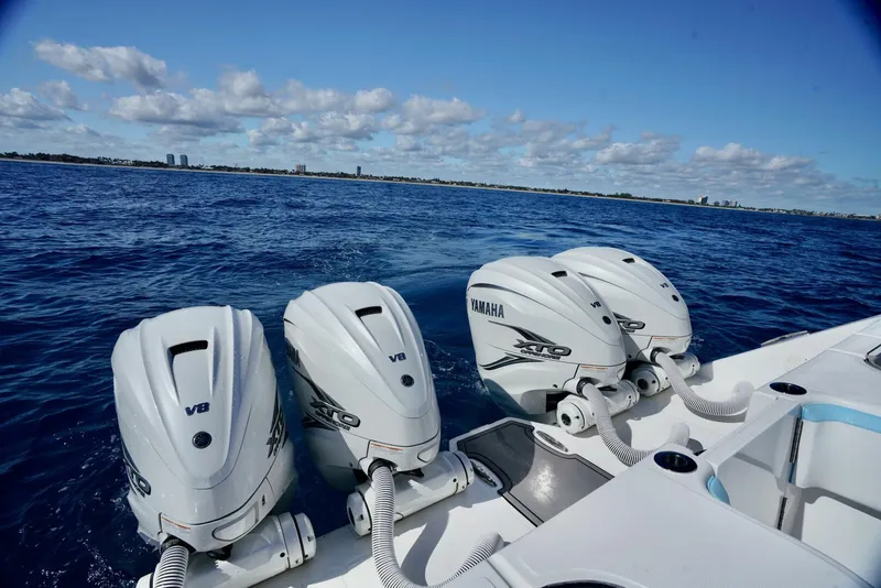 Slide: The Image of Sea Hunter 46 2020 - 4872966