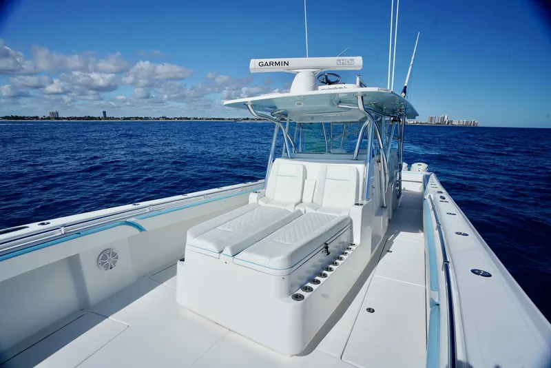 Slide: The Image of Sea Hunter 46 2020 - 4872971