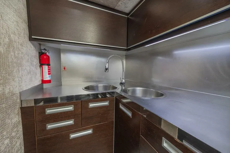 Slide: The Image of Azimut 68S 2009 - 4874165