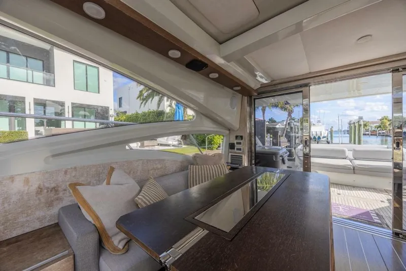 Slide: The Image of Azimut 68S 2009 - 4874155