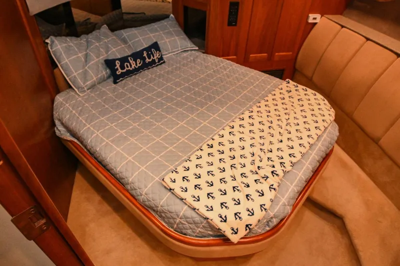 Slide: The Image of Cruisers 5000 Sedan Sport 2002 - 4874421