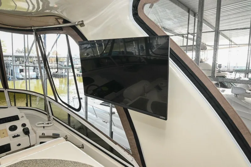 Slide: The Image of Cruisers Yachts 5000 Sedan Sport 2002 - 4874461