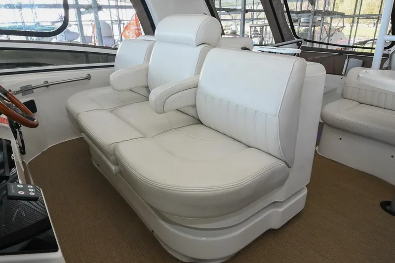 Slide: The Image of Cruisers Yachts 5000 Sedan Sport 2002 - 4874465