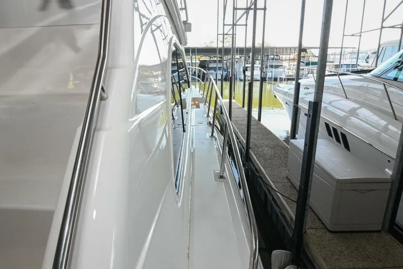 Slide: The Image of Cruisers Yachts 5000 Sedan Sport 2002 - 4874475