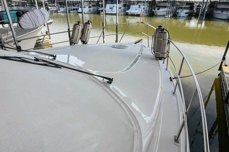 Slide: The Image of Cruisers Yachts 5000 Sedan Sport 2002 - 4874477