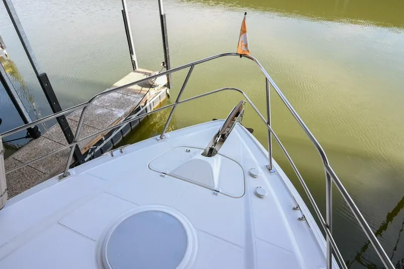 Slide: The Image of Cruisers Yachts 5000 Sedan Sport 2002 - 4874479