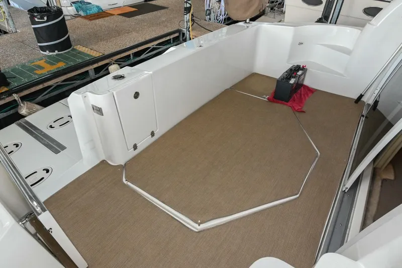 Slide: The Image of Cruisers Yachts 5000 Sedan Sport 2002 - 4874377