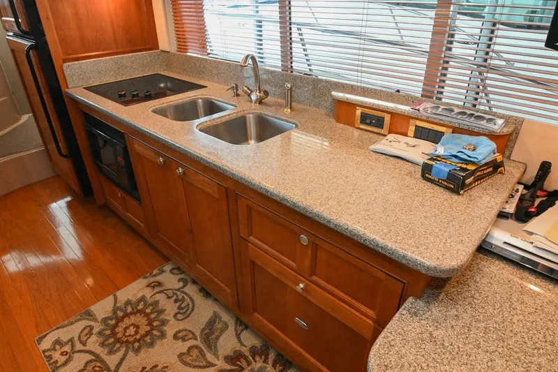 Slide: The Image of Cruisers Yachts 5000 Sedan Sport 2002 - 4874392