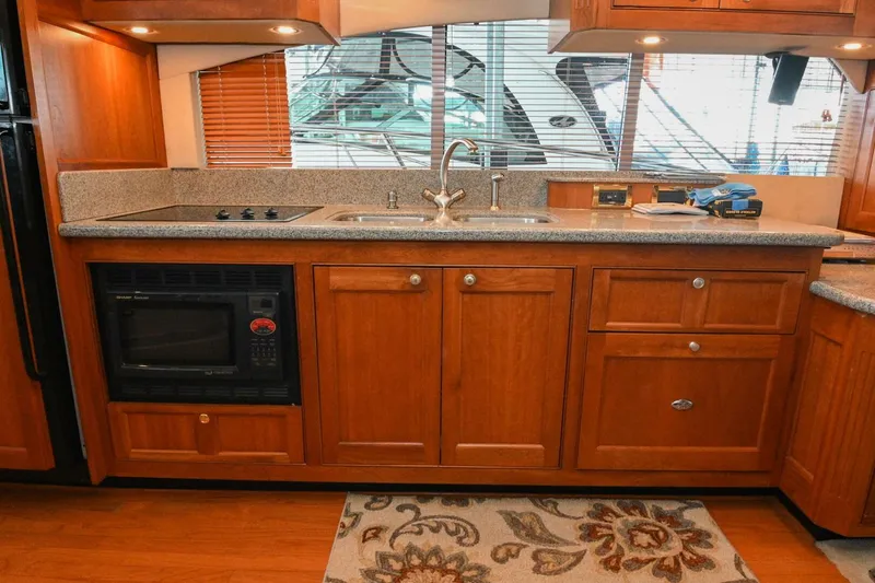 Slide: The Image of Cruisers Yachts 5000 Sedan Sport 2002 - 4874393