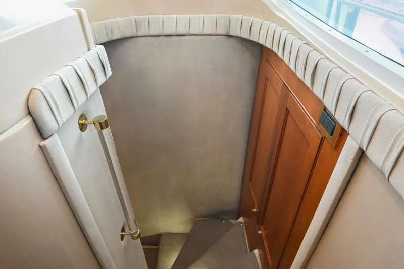 Slide: The Image of Cruisers Yachts 5000 Sedan Sport 2002 - 4874411