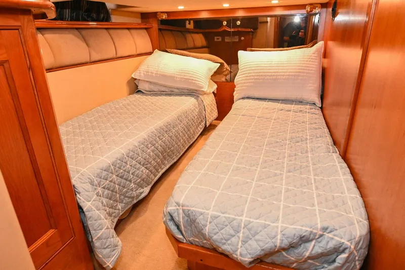 Slide: The Image of Cruisers Yachts 5000 Sedan Sport 2002 - 4874414