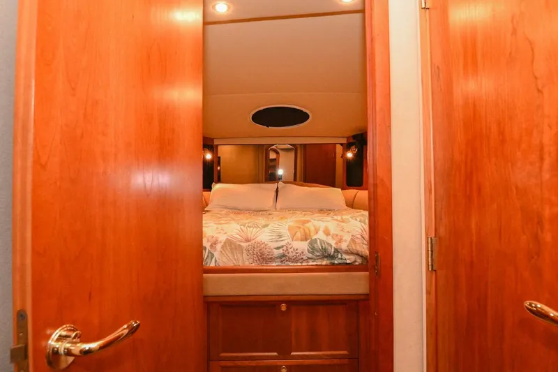 Slide: The Image of Cruisers Yachts 5000 Sedan Sport 2002 - 4874435