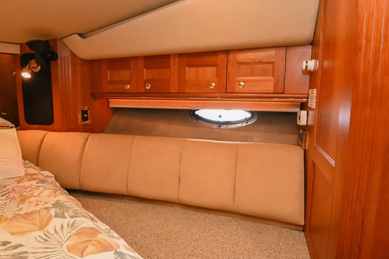 Slide: The Image of Cruisers Yachts 5000 Sedan Sport 2002 - 4874438