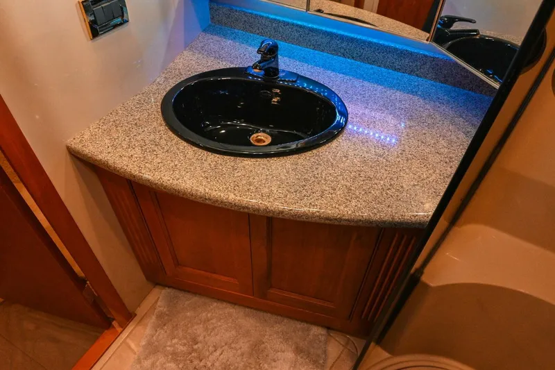 Slide: The Image of Cruisers Yachts 5000 Sedan Sport 2002 - 4874443