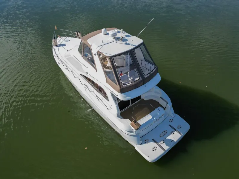 Slide: The Image of Cruisers Yachts 5000 Sedan Sport 2002 - 4874370