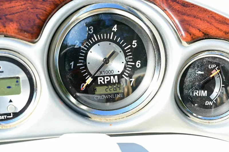 Slide: The Image of Crownline Boats 236 SC 2015 - 4876254