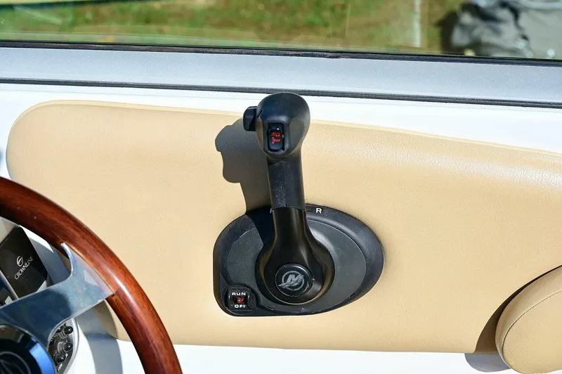 Slide: The Image of Crownline Boats 236 SC 2015 - 4876251