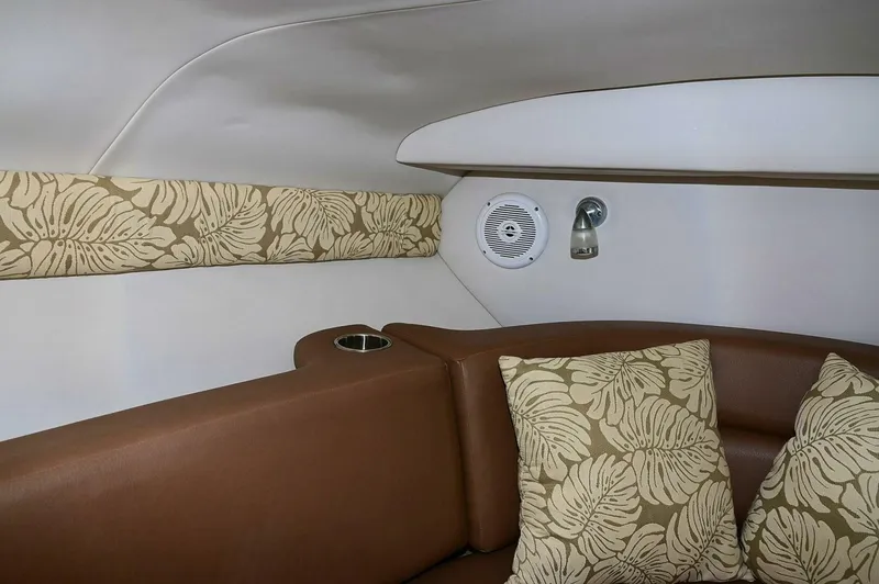 Slide: The Image of Crownline Boats 236 SC 2015 - 4876310