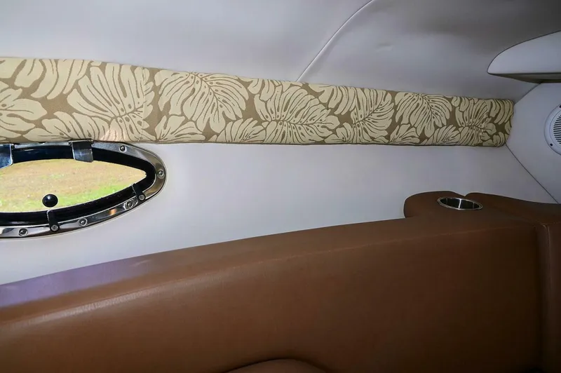 Slide: The Image of Crownline Boats 236 SC 2015 - 4876313