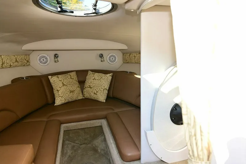 Slide: The Image of Crownline Boats 236 SC 2015 - 4876307