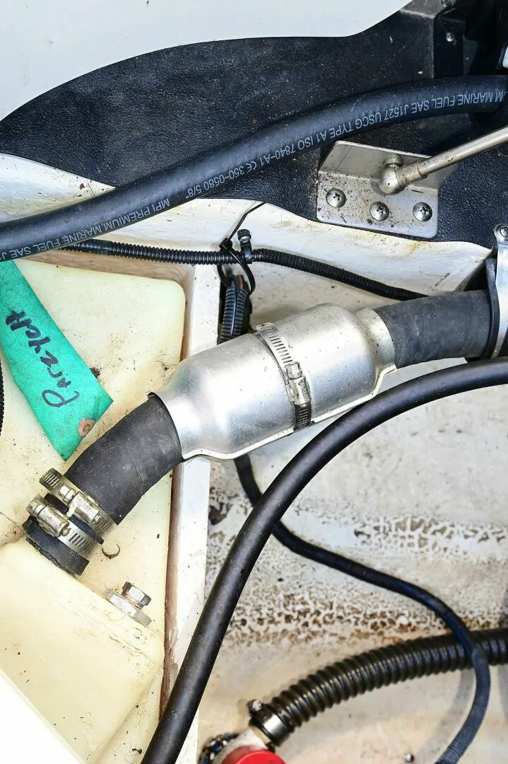 Slide: The Image of Crownline Boats 236 SC 2015 - 4876333