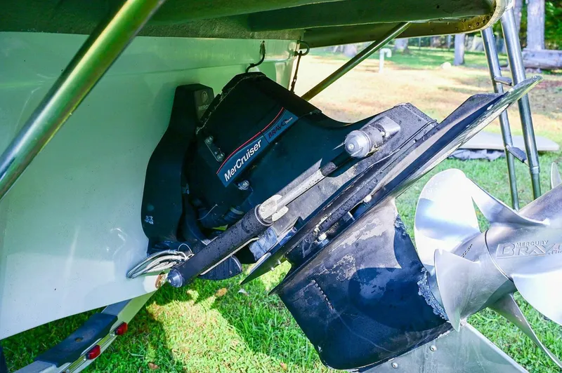 Slide: The Image of Crownline Boats 236 SC 2015 - 4876343