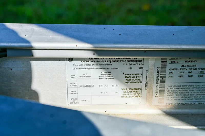 Slide: The Image of Crownline Boats 236 SC 2015 - 4876350